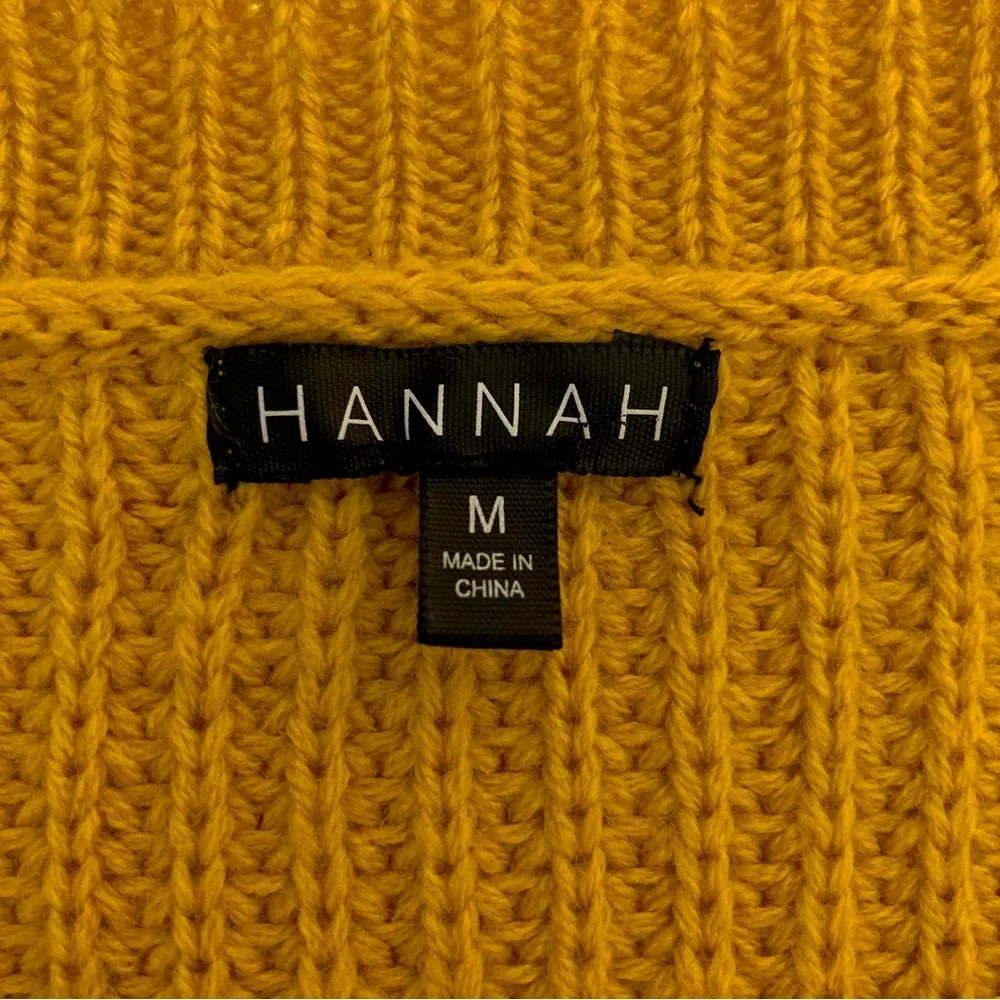 HANNAH Mustard Cable Knit Sweater Grommet Lace Tie Sleeve Accents Size Medium - Picture 7 of 9